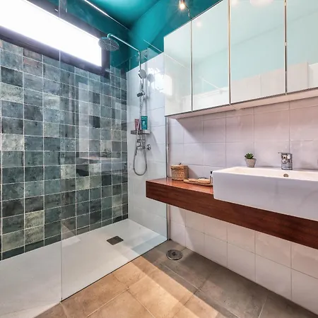 Sapri Piscina Climatizada Feriehus *