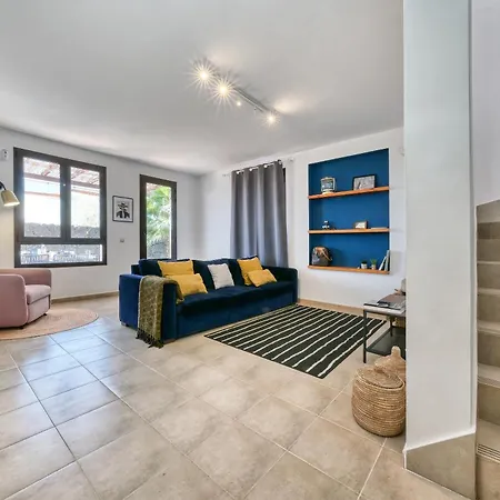 Sapri Piscina Climatizada * Playa Blanca (Lanzarote)